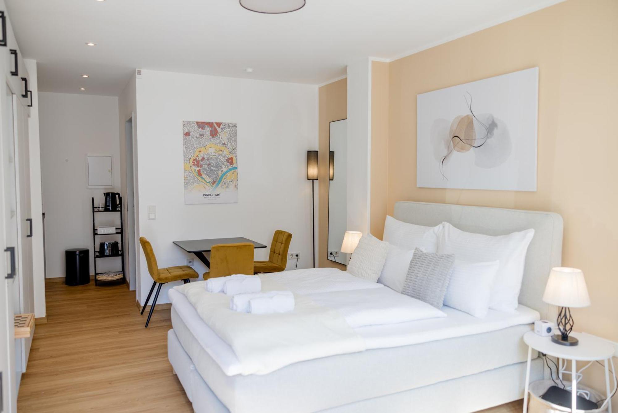Lumen Homes - Altstadt-Studio Direkt Im Zentrum, Kueche, Netflix, Oeffentlicher Parkplatz Ums Eck Інґольштадт Екстер'єр фото