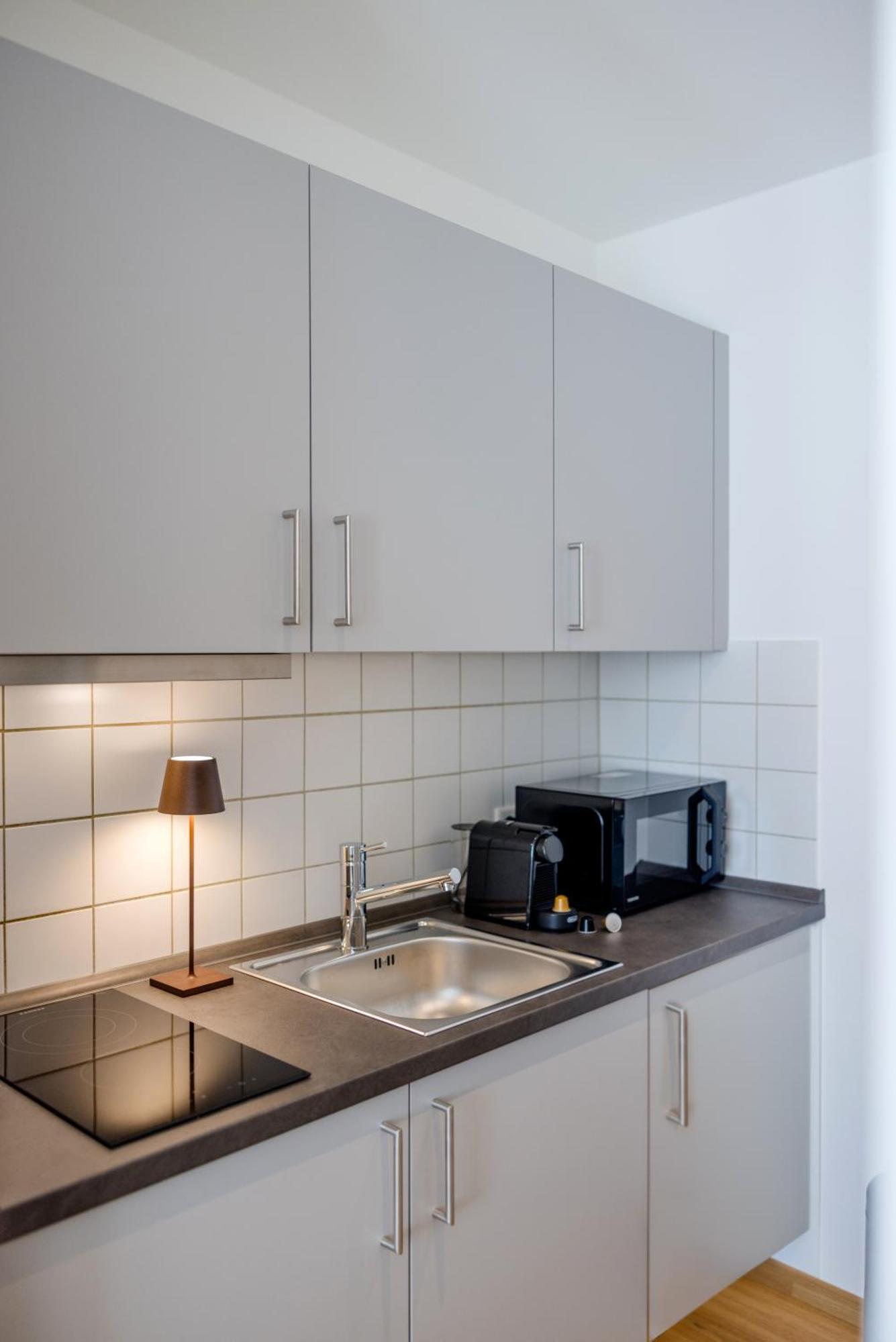 Lumen Homes - Altstadt-Studio Direkt Im Zentrum, Kueche, Netflix, Oeffentlicher Parkplatz Ums Eck Інґольштадт Екстер'єр фото