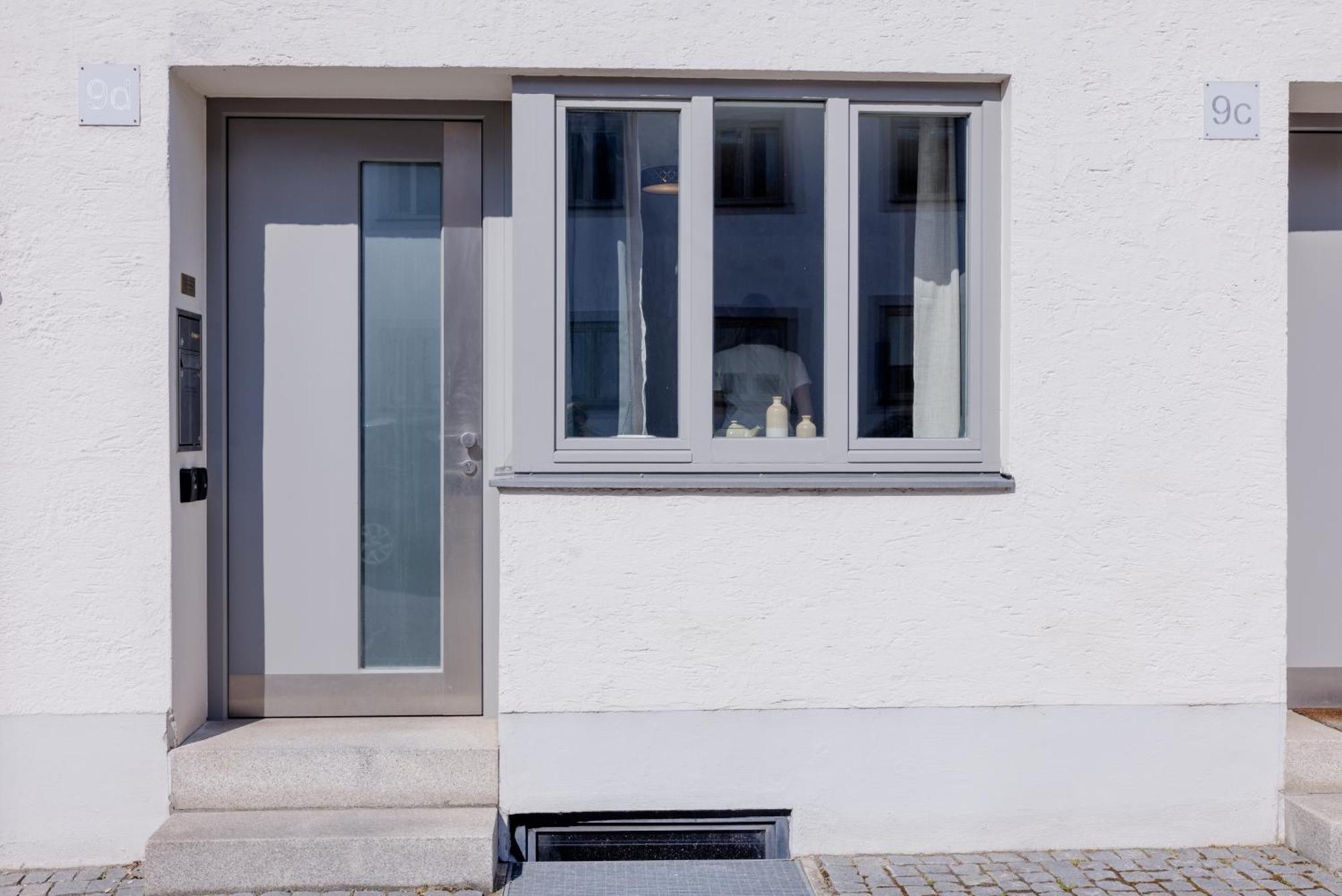 Lumen Homes - Altstadt-Studio Direkt Im Zentrum, Kueche, Netflix, Oeffentlicher Parkplatz Ums Eck Інґольштадт Екстер'єр фото