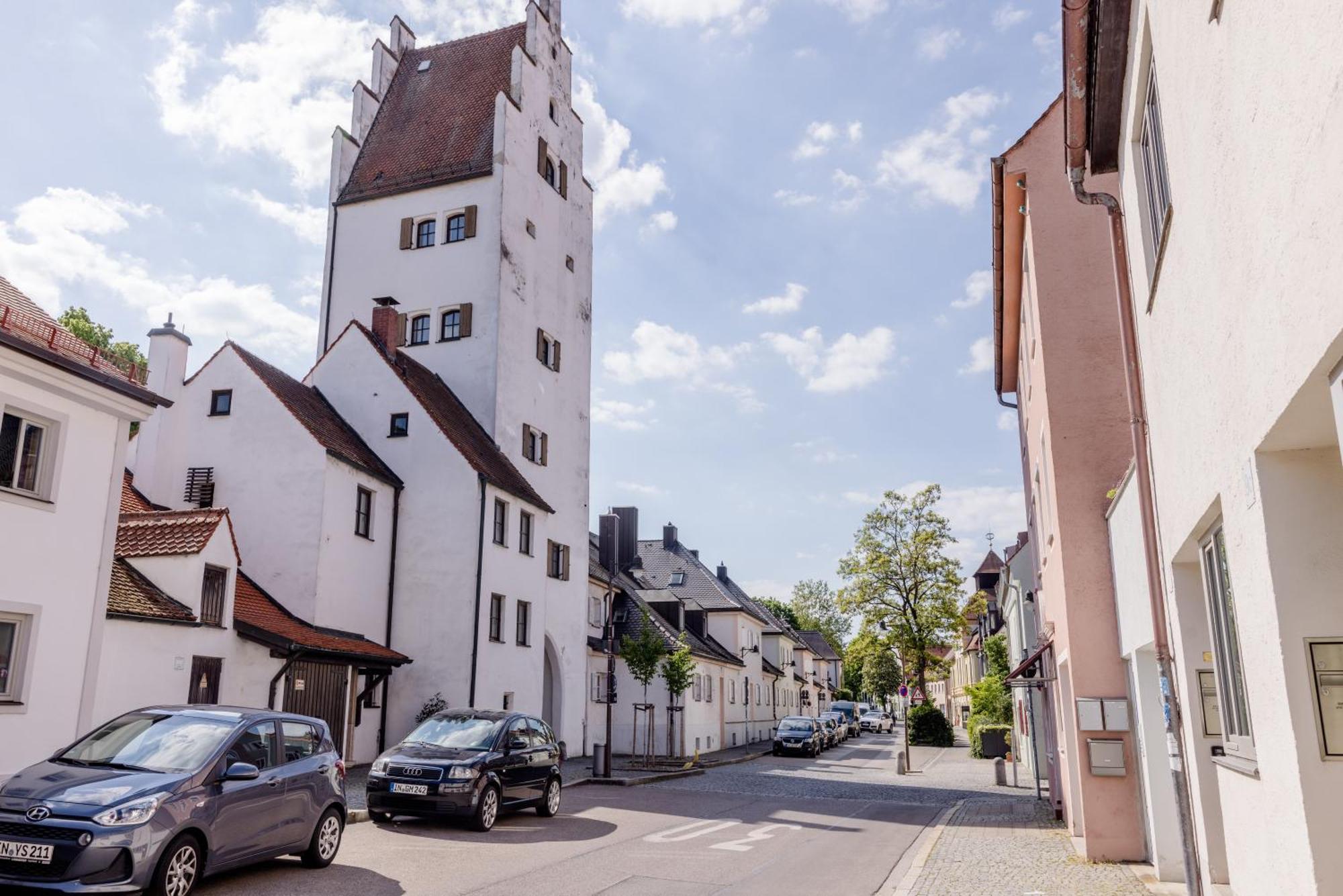 Lumen Homes - Altstadt-Studio Direkt Im Zentrum, Kueche, Netflix, Oeffentlicher Parkplatz Ums Eck Інґольштадт Екстер'єр фото