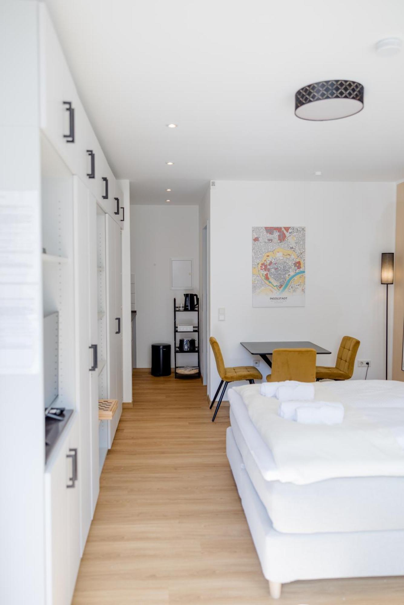 Lumen Homes - Altstadt-Studio Direkt Im Zentrum, Kueche, Netflix, Oeffentlicher Parkplatz Ums Eck Інґольштадт Екстер'єр фото