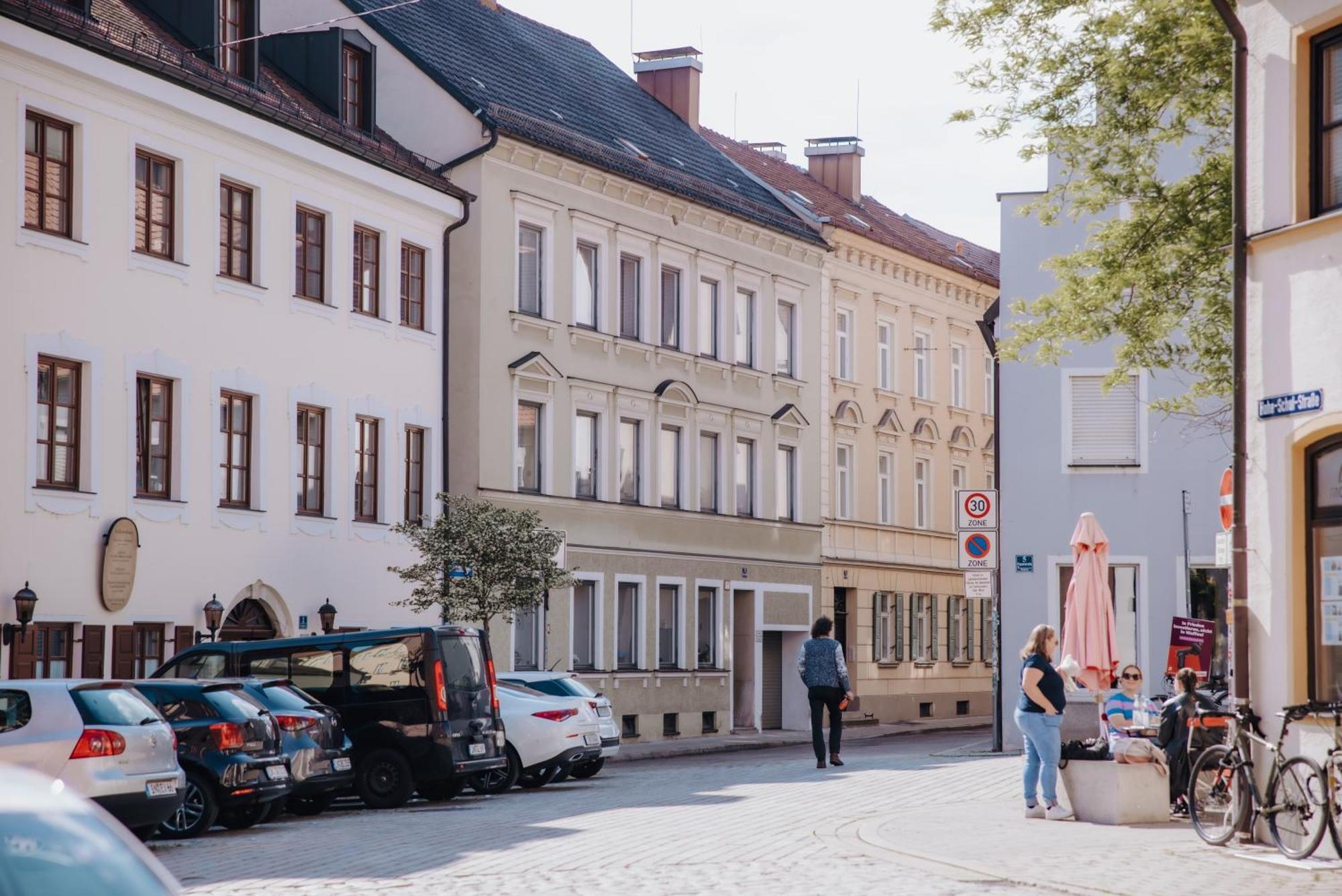 Lumen Homes - Altstadt-Studio Direkt Im Zentrum, Kueche, Netflix, Oeffentlicher Parkplatz Ums Eck Інґольштадт Екстер'єр фото